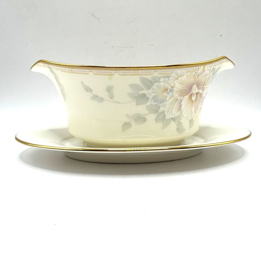 Noritake Fine China - Sweet Surprise - Gravy Boat w/ Attached Underplate - 7702